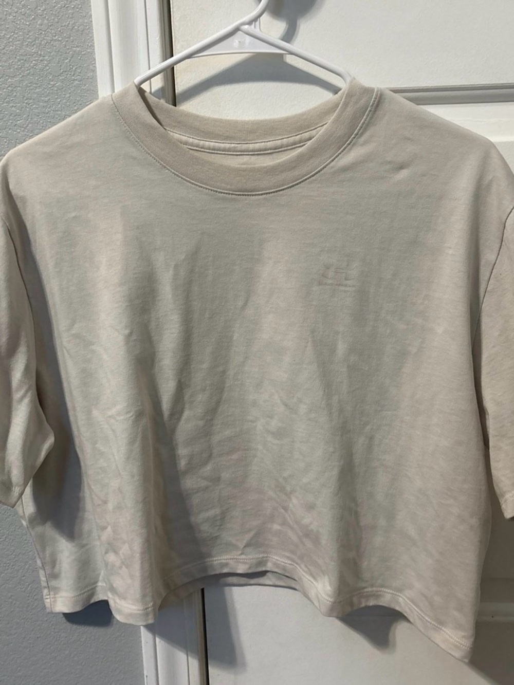 Brand New! Under Armour Cropped Tee